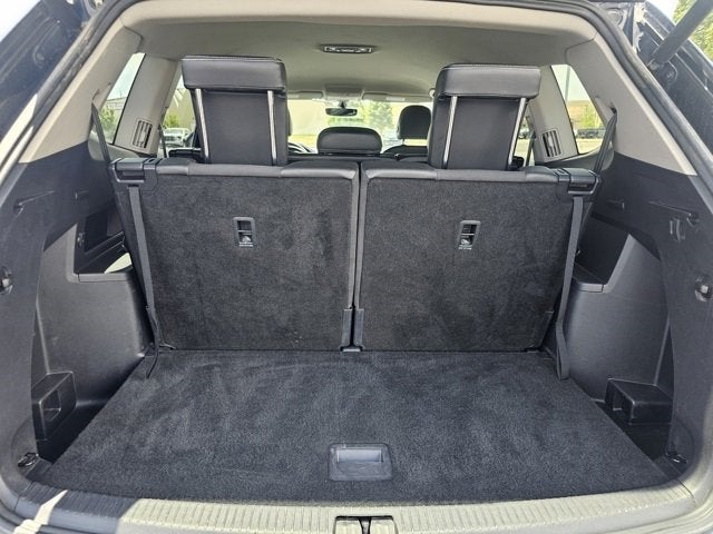 Vehicle image 8 of 32