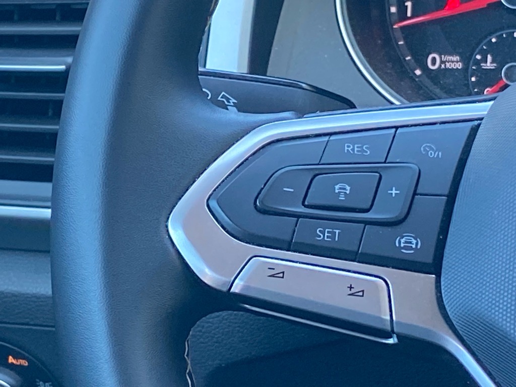 2021 Volkswagen Atlas 3.6L V6 SE Technology Image 12 of 19