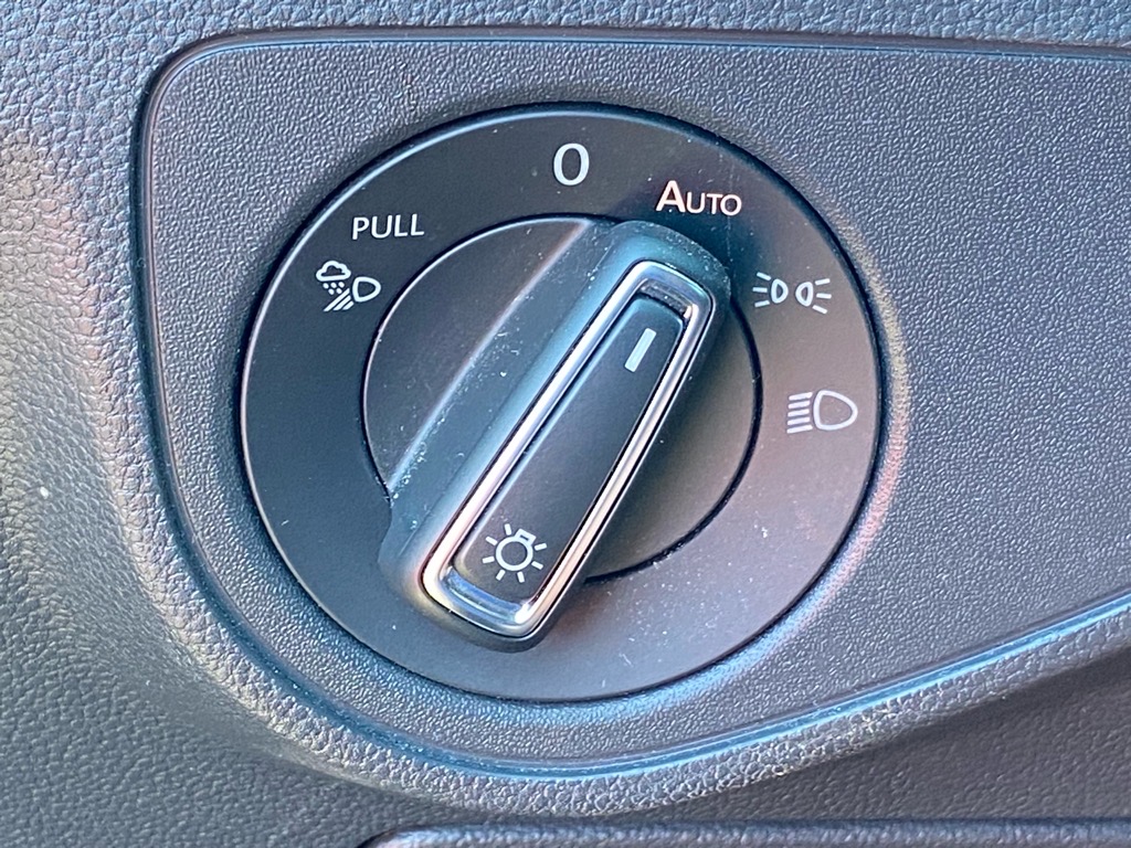 2021 Volkswagen Atlas 3.6L V6 SE Technology Image 13 of 19