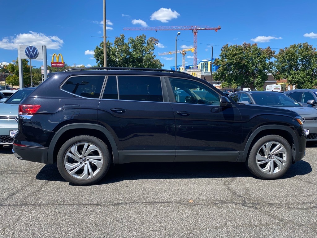 2021 Volkswagen Atlas 3.6L V6 SE Technology Image 2 of 19