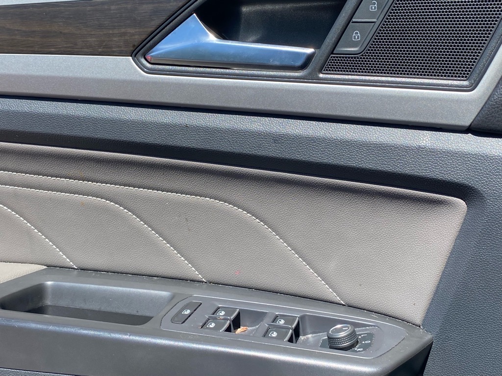 2021 Volkswagen Atlas 3.6L V6 SE Technology Image 10 of 19