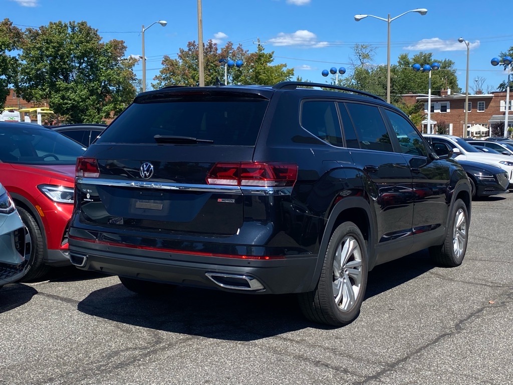 2021 Volkswagen Atlas 3.6L V6 SE Technology Image 3 of 19