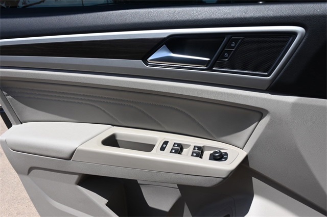 2021 Volkswagen Atlas 3.6L V6 SE Technology Image 20 of 31