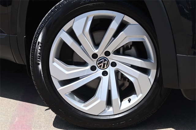2021 Volkswagen Atlas 3.6L V6 SE Technology Image 7 of 31