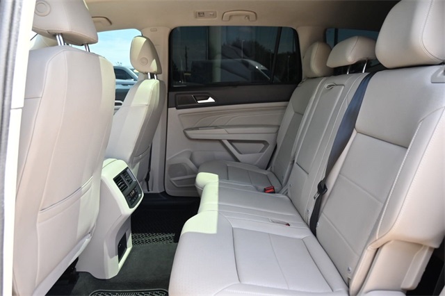 2021 Volkswagen Atlas 3.6L V6 SE Technology Image 11 of 31