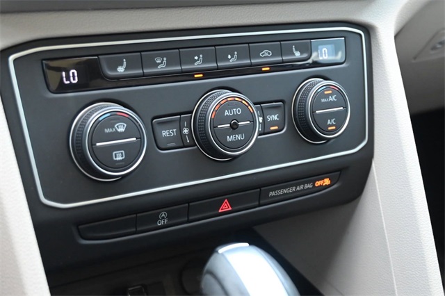 2021 Volkswagen Atlas 3.6L V6 SE Technology Image 30 of 31