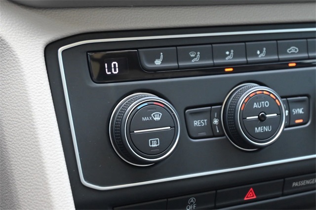 2021 Volkswagen Atlas 3.6L V6 SE Technology Image 21 of 31