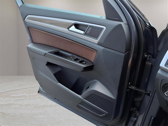 2021 Volkswagen Atlas 3.6L V6 SE Technology Image 23 of 26