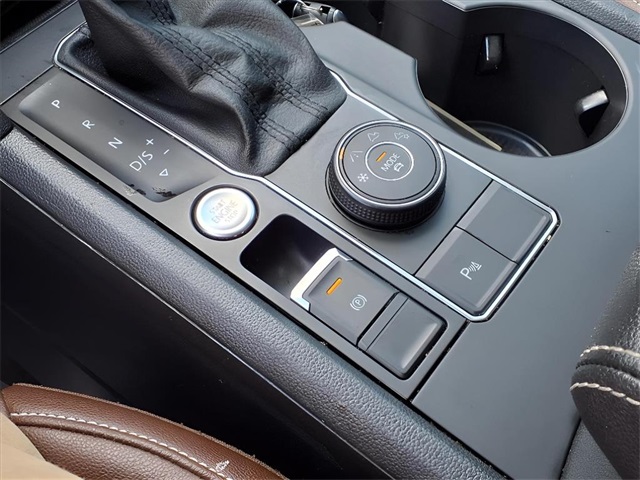 2021 Volkswagen Atlas 3.6L V6 SE Technology Image 21 of 26