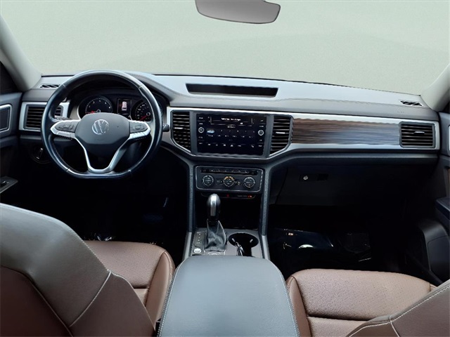 2021 Volkswagen Atlas 3.6L V6 SE Technology Image 12 of 26