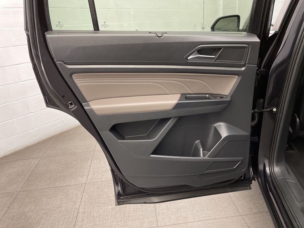 2021 Volkswagen Atlas 3.6L V6 SE Technology Image 32 of 53