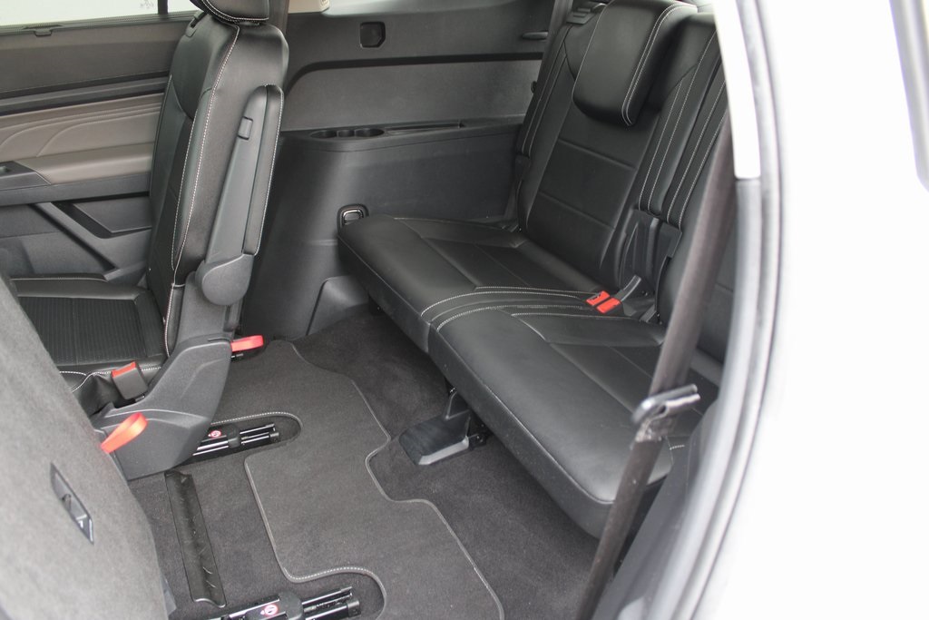 2021 Volkswagen Atlas 3.6L V6 SE Technology Image 14 of 53