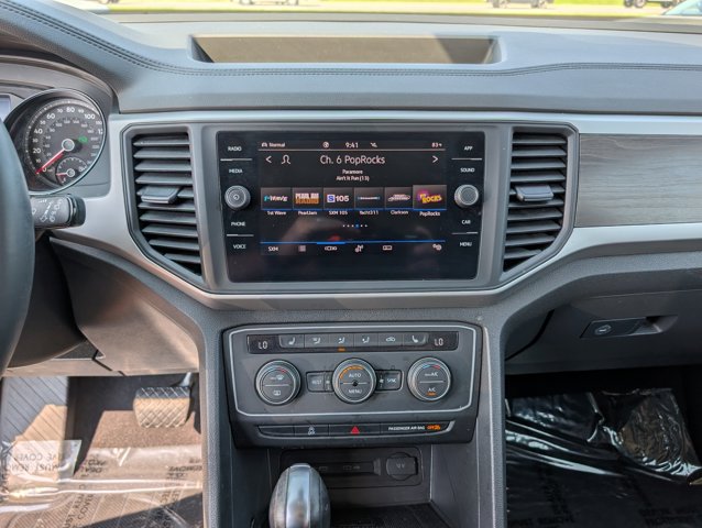 Vehicle image 20 of 40