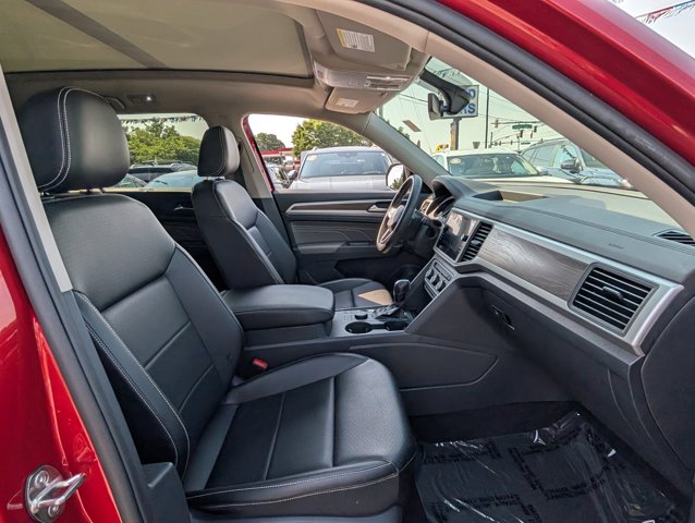 Vehicle image 11 of 40