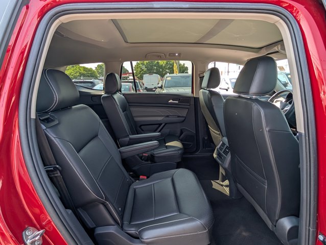Vehicle image 12 of 40