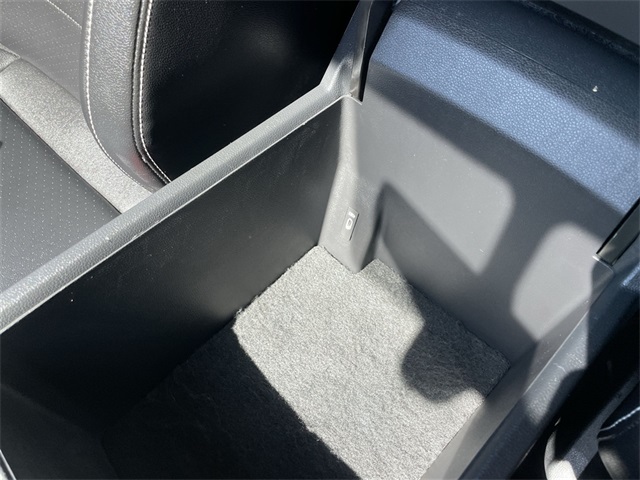 Vehicle image 24 of 38