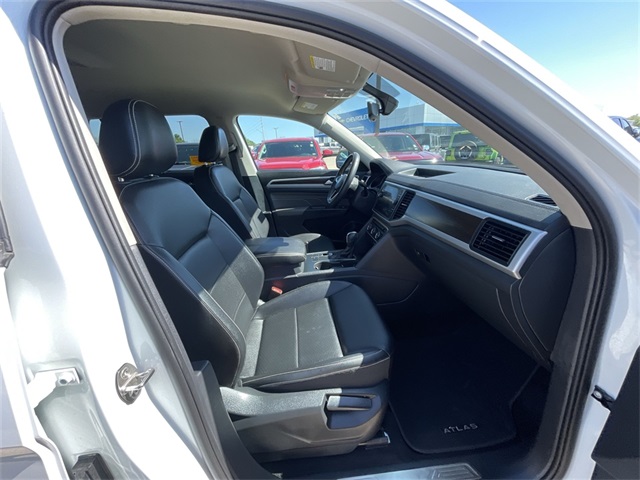 Vehicle image 10 of 38