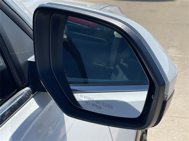 Vehicle image 31 of 38