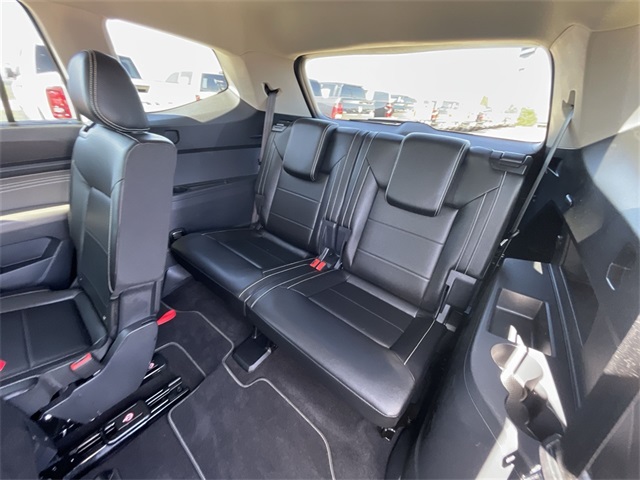 Vehicle image 9 of 38
