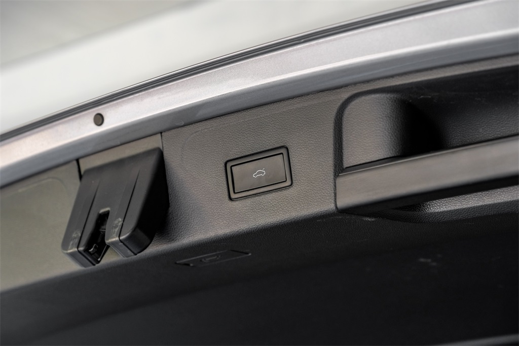 2021 Volkswagen Atlas 3.6L V6 SE Technology Image 44 of 60