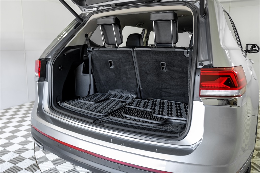 2021 Volkswagen Atlas 3.6L V6 SE Technology Image 15 of 60