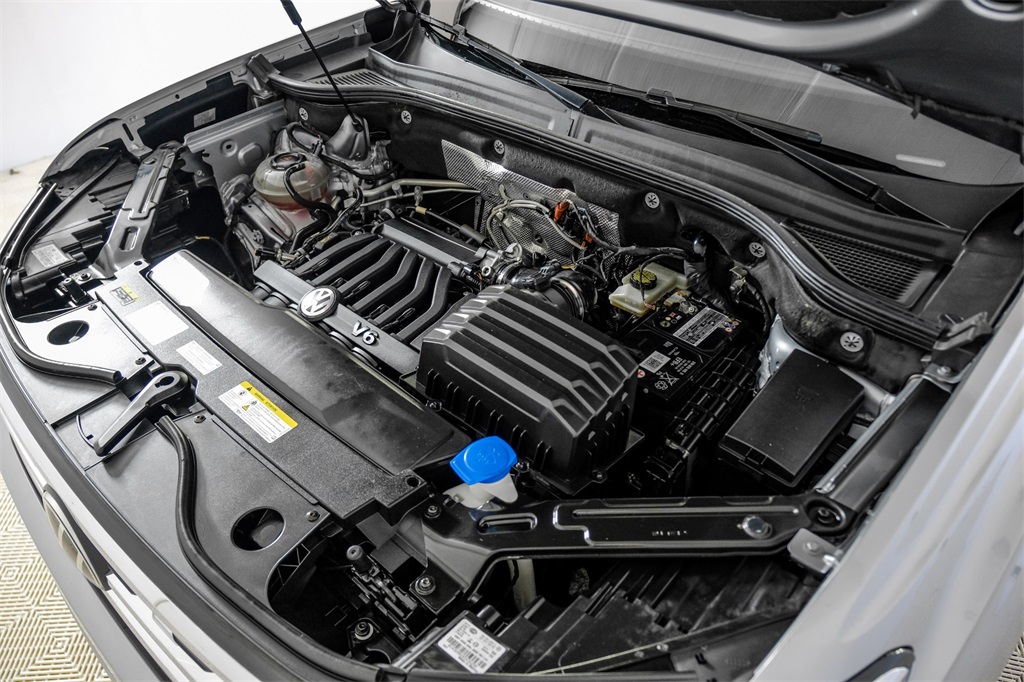 2021 Volkswagen Atlas 3.6L V6 SE Technology Image 9 of 60