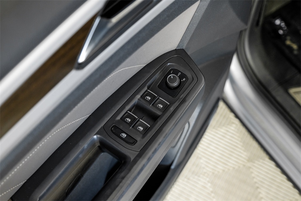 2021 Volkswagen Atlas 3.6L V6 SE Technology Image 49 of 60