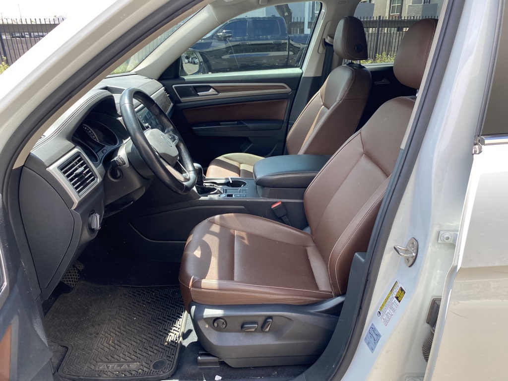 2021 Volkswagen Atlas 3.6L V6 SE Technology Image 7 of 39