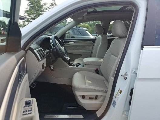 2021 Volkswagen Atlas 3.6L V6 SE Technology R-Line Image 3 of 8