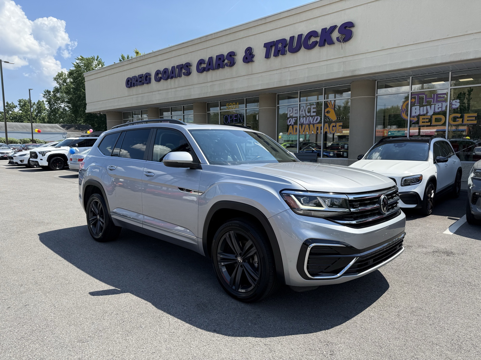 2021 Volkswagen Atlas 3.6L V6 SE Technology R-Line Image 3 of 18
