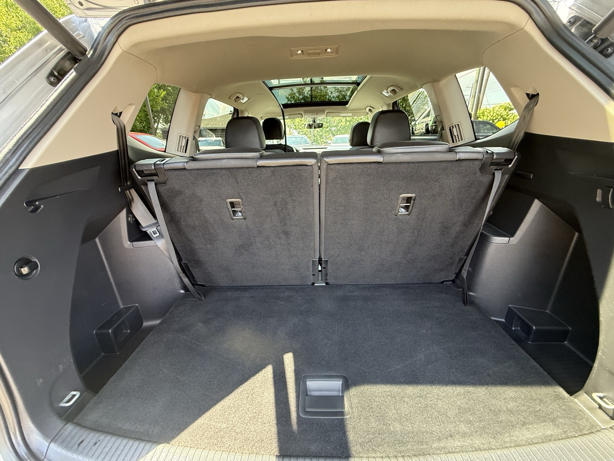 2021 Volkswagen Atlas 3.6L V6 SE Technology R-Line Image 9 of 18