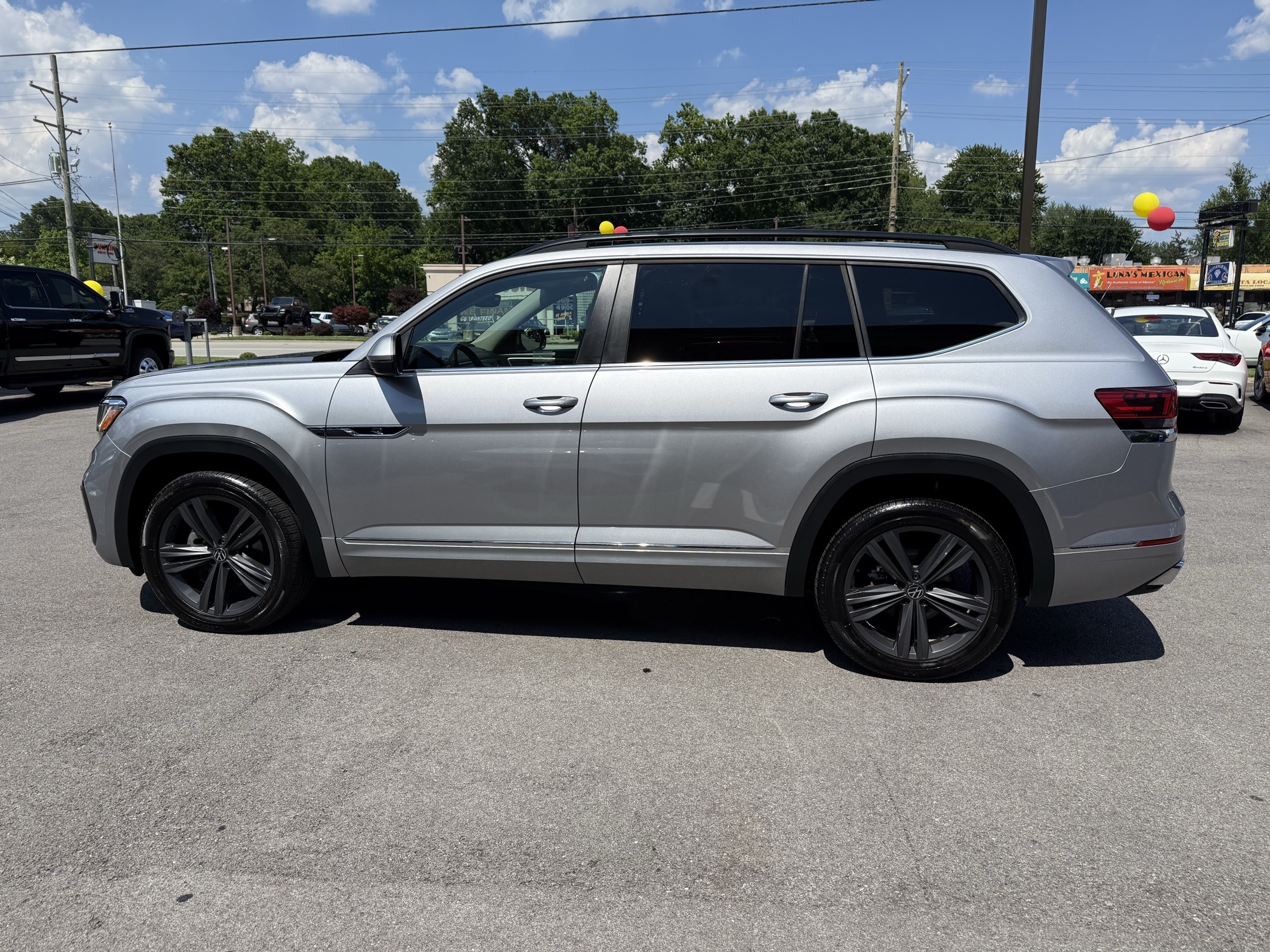 2021 Volkswagen Atlas 3.6L V6 SE Technology R-Line Image 6 of 18