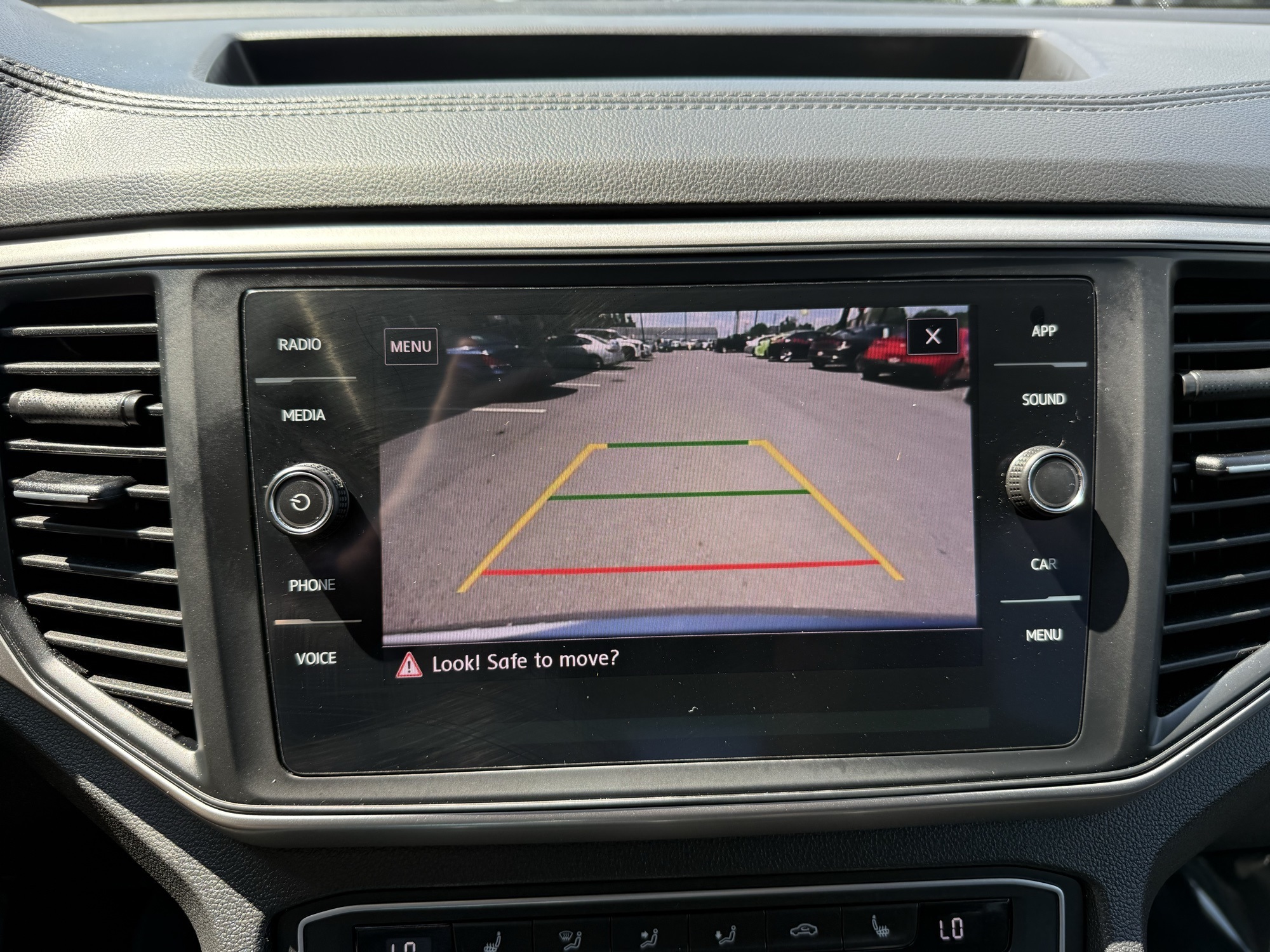 2021 Volkswagen Atlas 3.6L V6 SE Technology R-Line Image 13 of 18