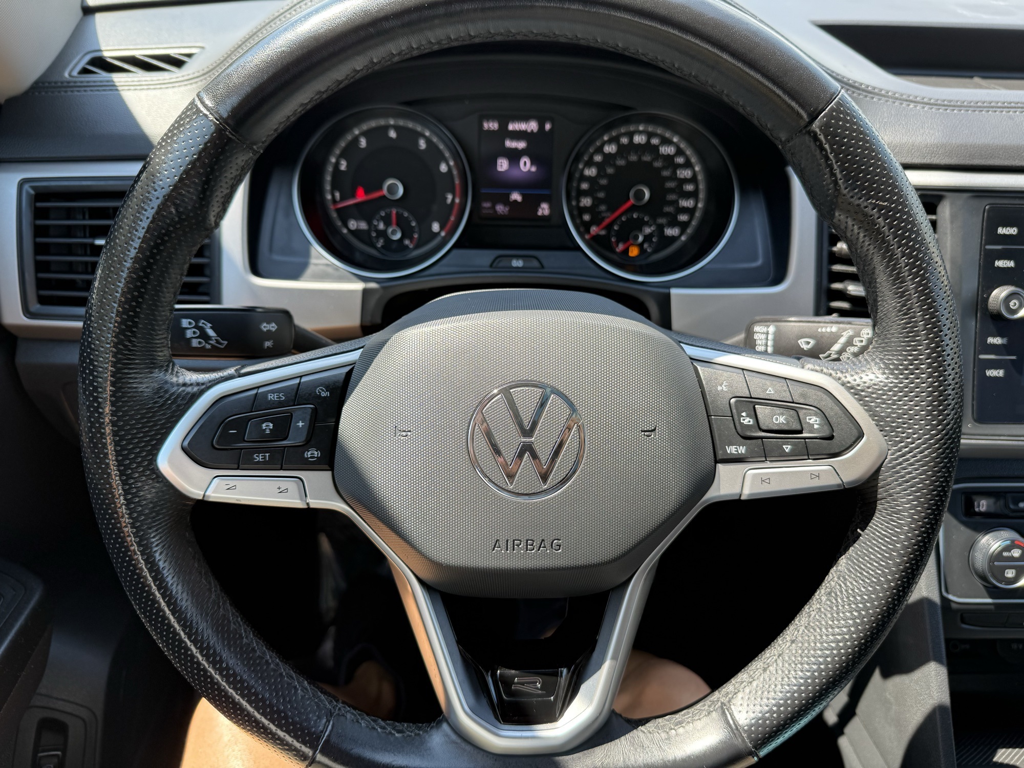 2021 Volkswagen Atlas 3.6L V6 SE Technology R-Line Image 12 of 18