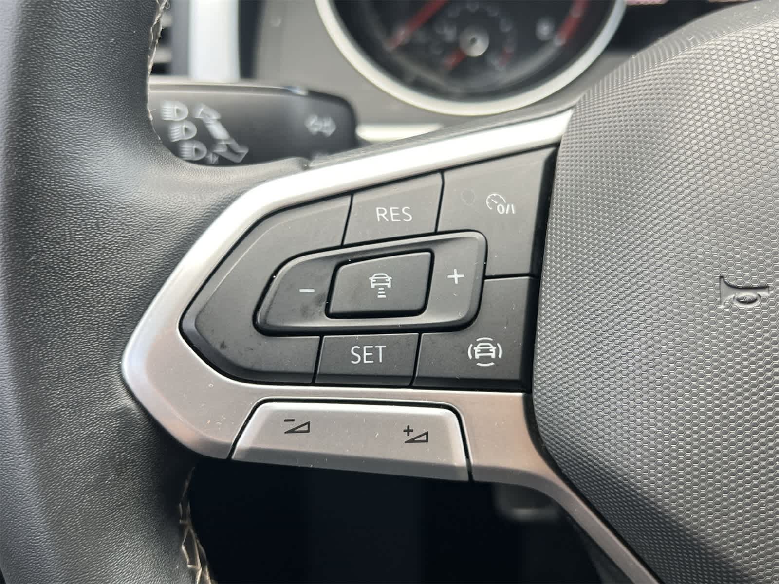 2021 Volkswagen Atlas 3.6L V6 SE Technology Image 33 of 36
