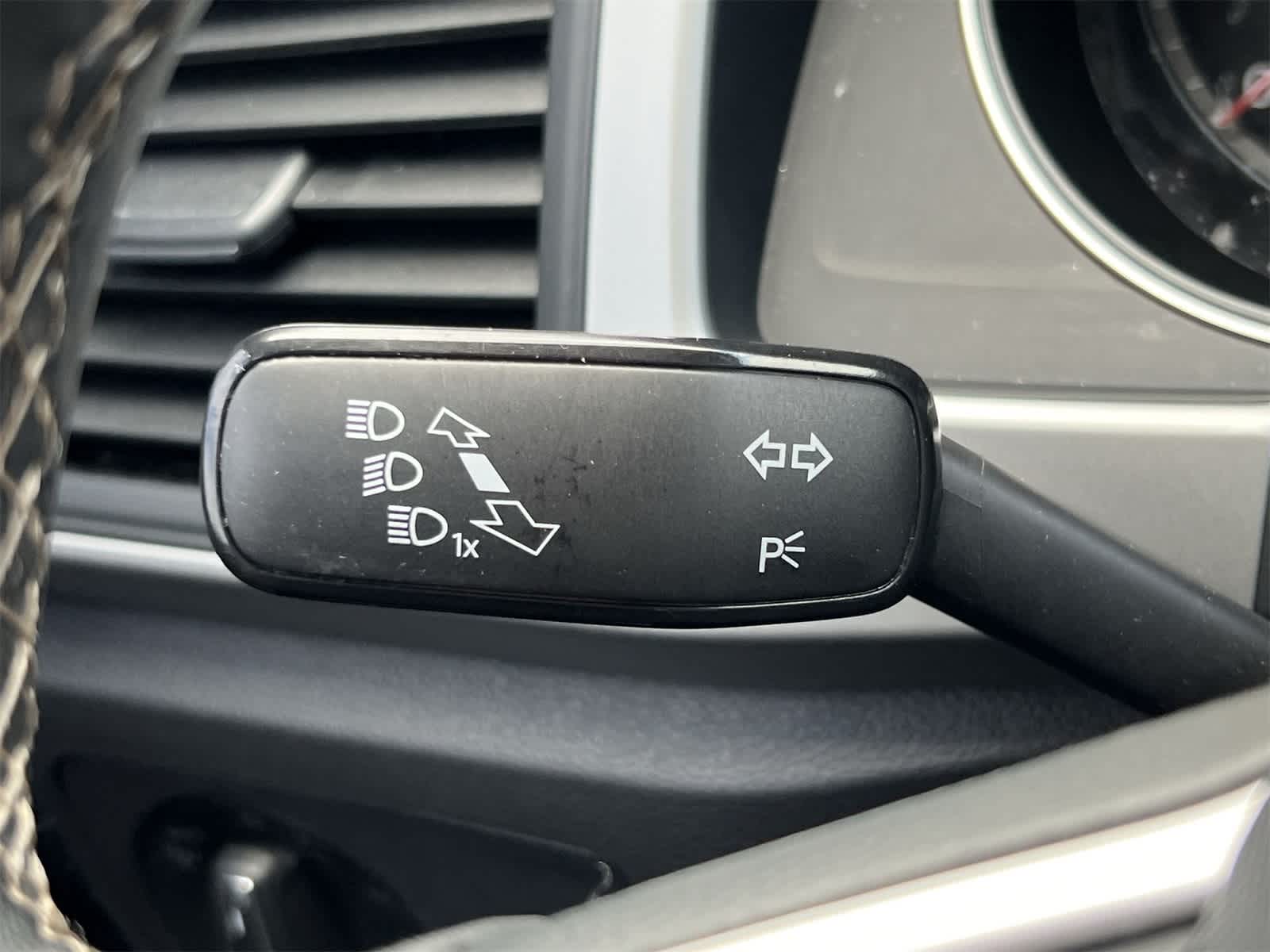 2021 Volkswagen Atlas 3.6L V6 SE Technology Image 28 of 36