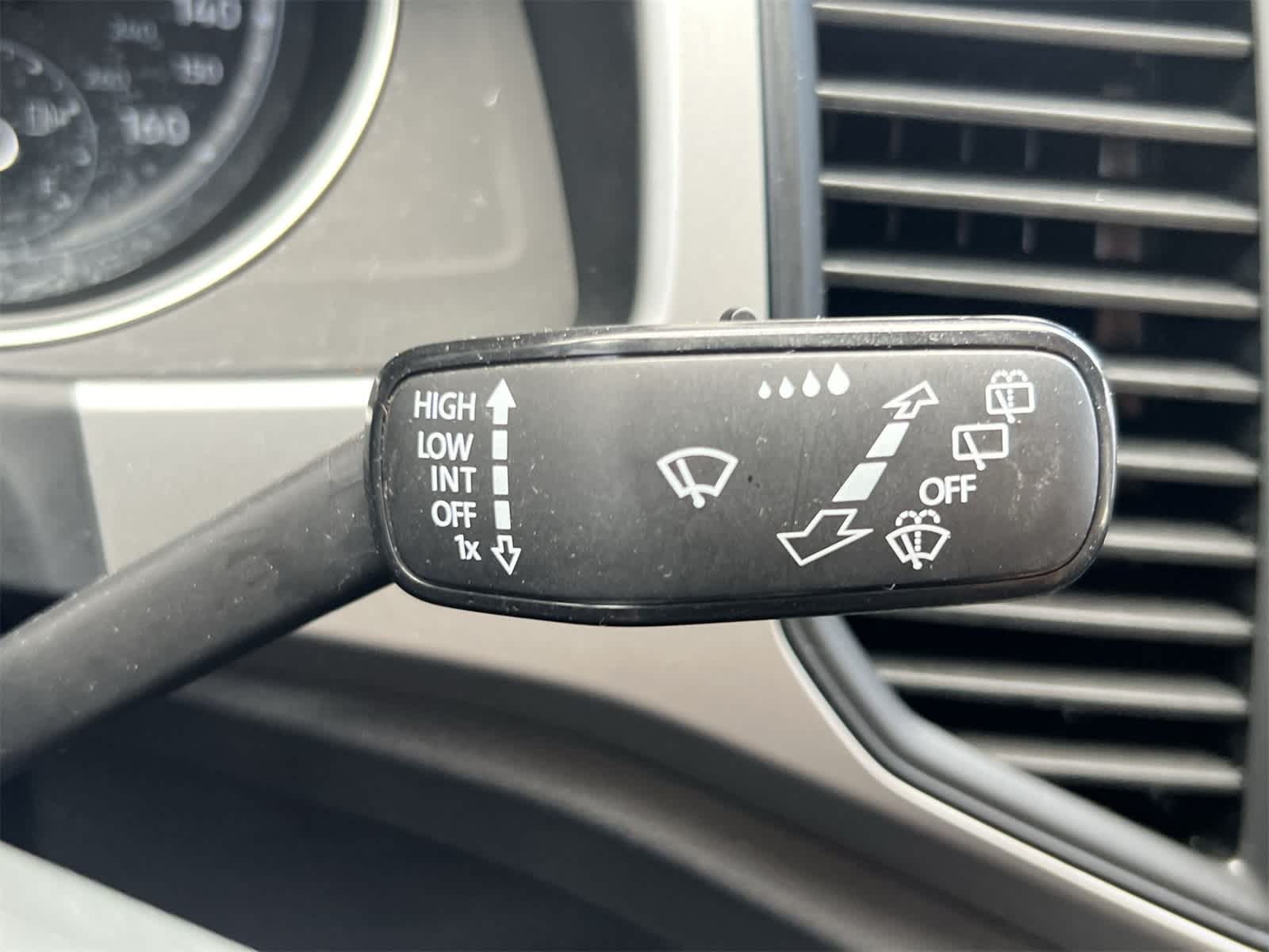2021 Volkswagen Atlas 3.6L V6 SE Technology Image 29 of 36