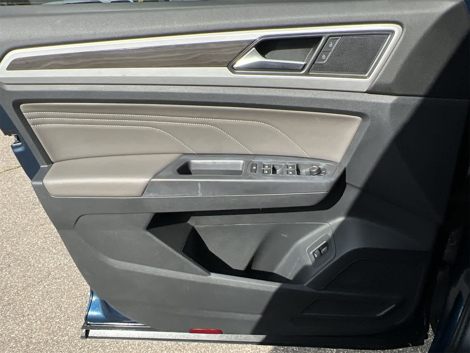 2021 Volkswagen Atlas 3.6L V6 SE Technology Image 23 of 36