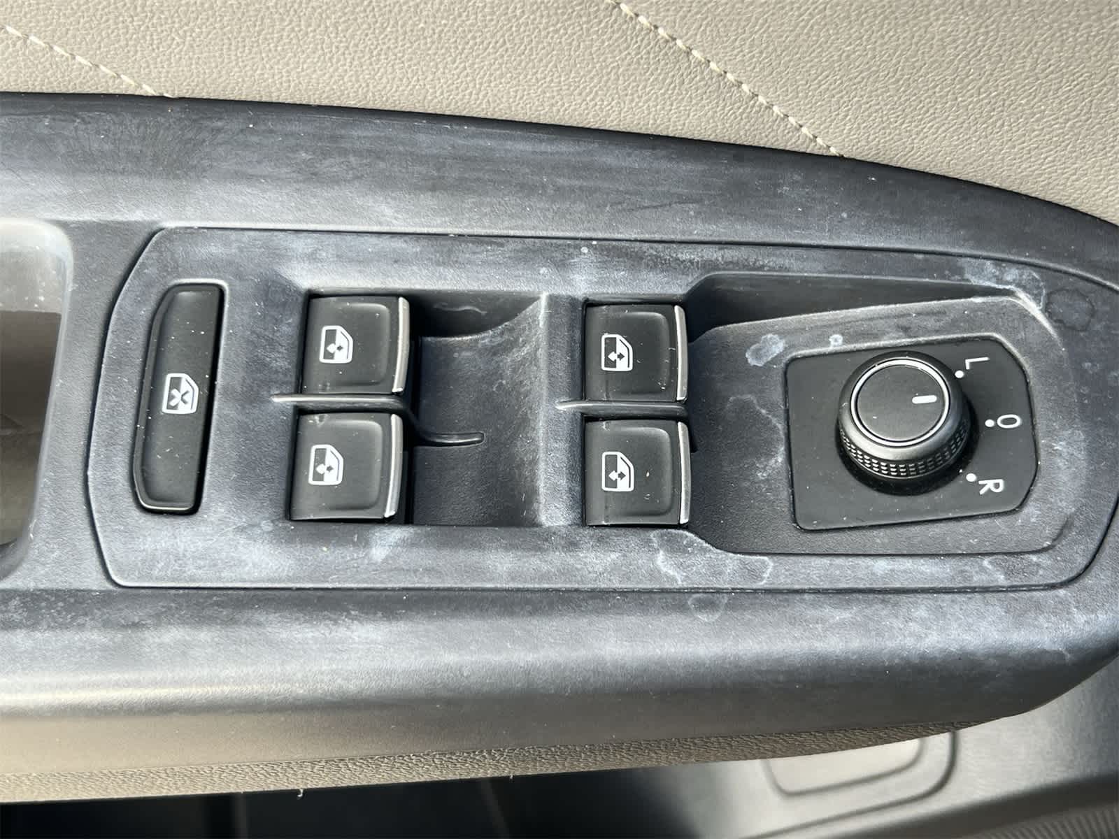 2021 Volkswagen Atlas 3.6L V6 SE Technology Image 26 of 36