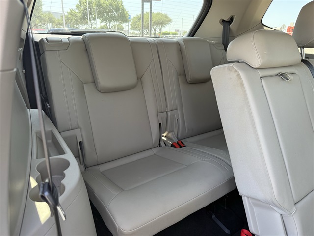 Vehicle image 11 of 35