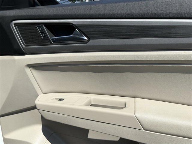 Vehicle image 23 of 35