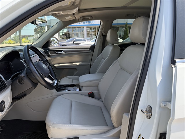 Vehicle image 14 of 35