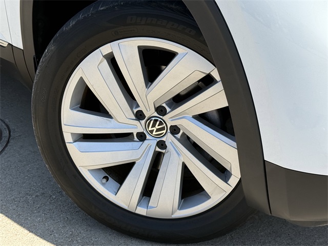 Vehicle image 9 of 35