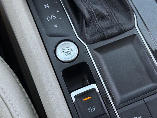 Vehicle image 24 of 35