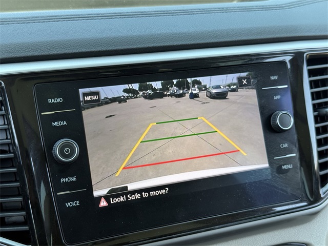 Vehicle image 19 of 35