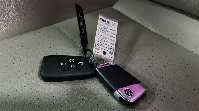 2021 Volkswagen Atlas 3.6L V6 SEL Image 16 of 26