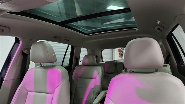 2021 Volkswagen Atlas 3.6L V6 SEL Image 17 of 26
