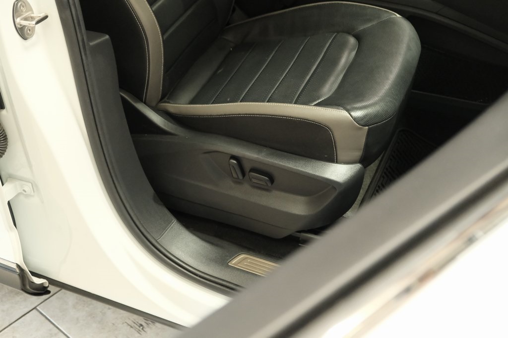 2021 Volkswagen Atlas 3.6L V6 SEL Premium Image 15 of 44