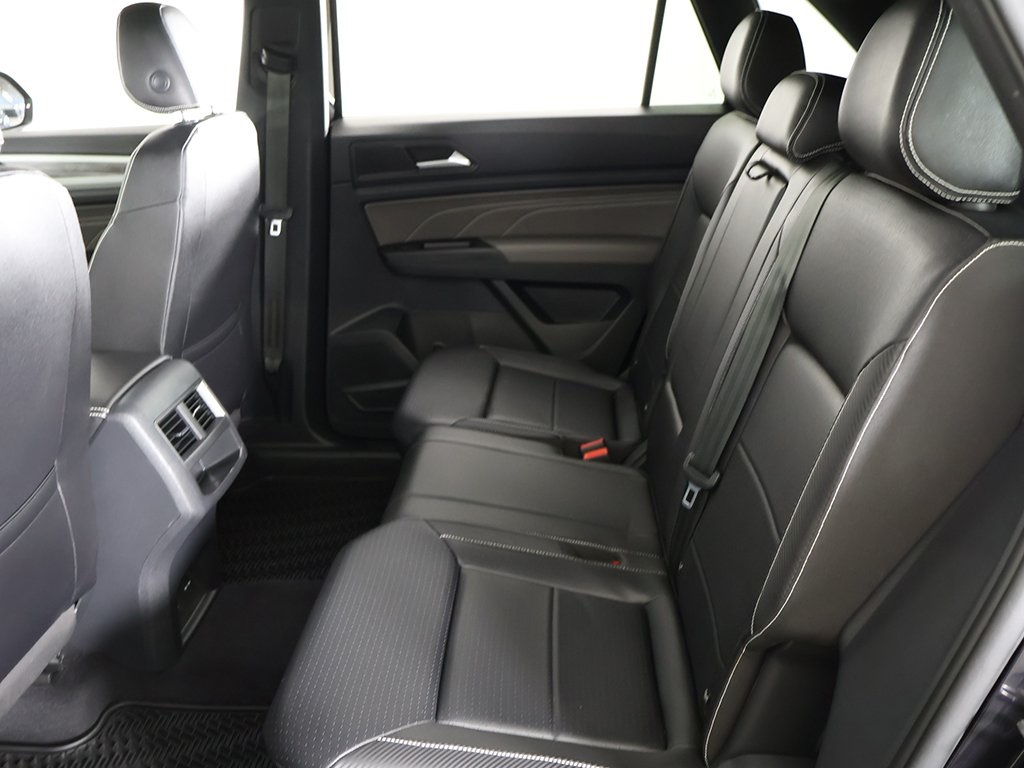 2021 Volkswagen Atlas Cross Sport 3.6L V6 SE Technology Image 18 of 55