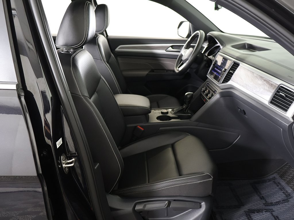 2021 Volkswagen Atlas Cross Sport 3.6L V6 SE Technology Image 17 of 55